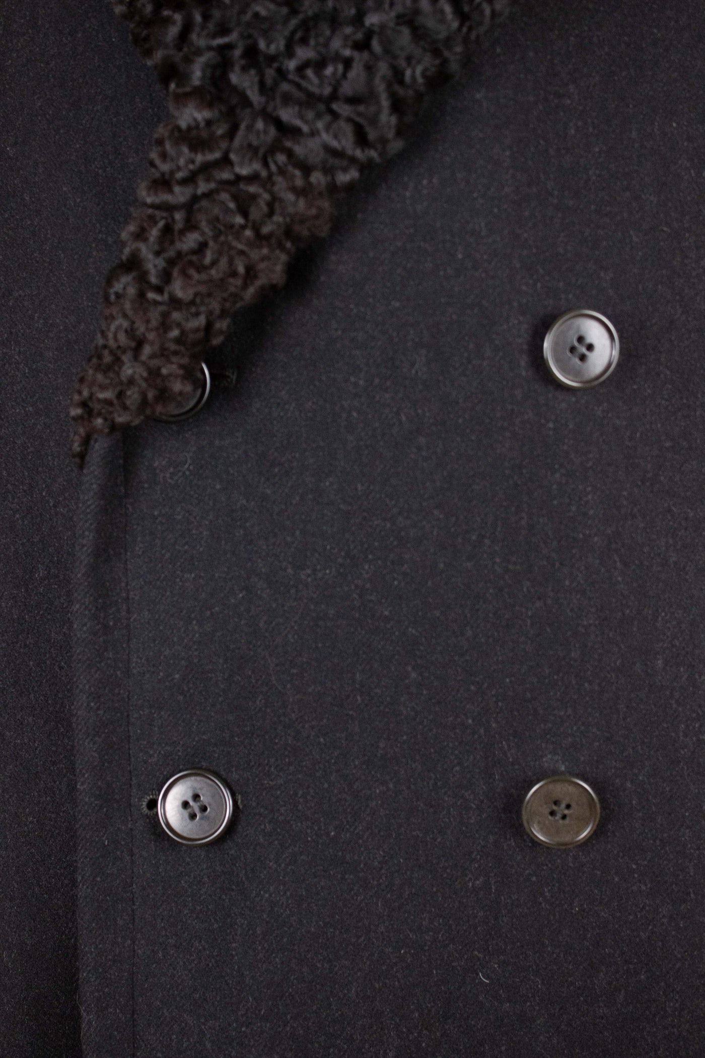 SWEDISH 1940S/1950S BLACK OVERCOAT WITH PERSIAN SHAWL COLLAR. SIZE CA EU 48