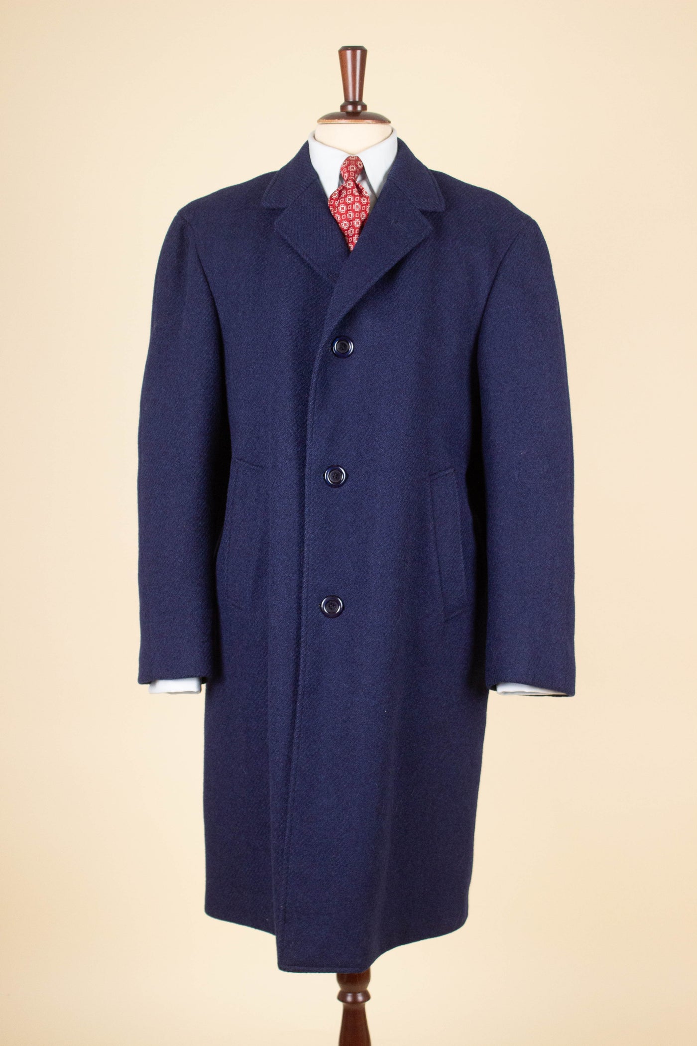SWEDISH 1950S MIDNIGHT BLUE OVERCOAT BY DISTINGO. SIZE CA EU 50