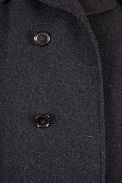 SWEDISH 1940S DARK GREY HEAVYWEIGHT SINGLE BREASTED RAGLAN OVERCOAT. SIZE CA EU 48