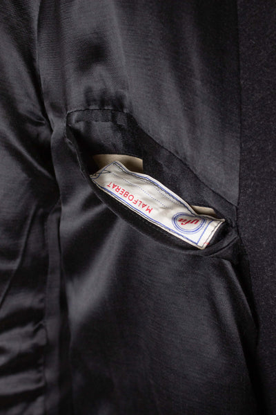 SWEDISH 1940S DARK GREY HEAVYWEIGHT SINGLE BREASTED RAGLAN OVERCOAT. SIZE CA EU 48