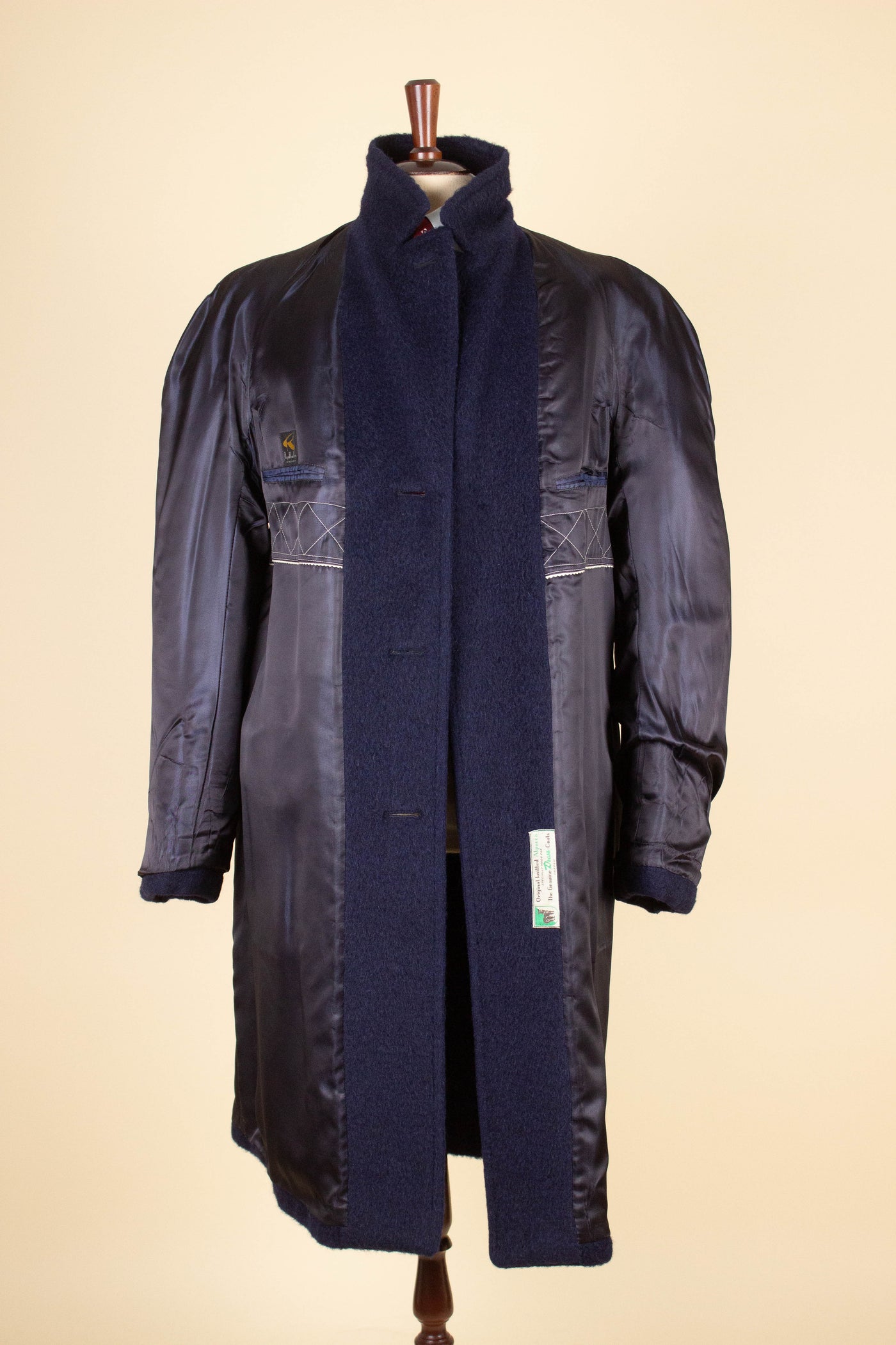 SWEDISH 1950S/1960S DARK BLUE RAGLAN ALPACA OVERCOAT BY DRESS. SIZE CA EU 50-52