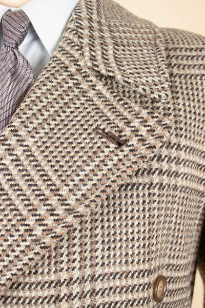 1940S/1950S LIGHT BROWN PRINCE OF WALES CHECK DOUBLE BREASTED OVERCOAT. SIZE CA EU 46