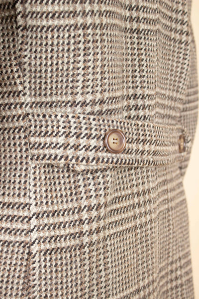 1940S/1950S LIGHT BROWN PRINCE OF WALES CHECK DOUBLE BREASTED OVERCOAT. SIZE CA EU 46