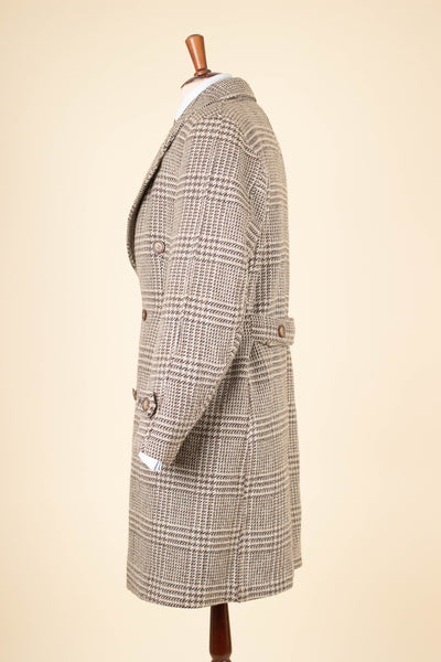 1940S/1950S LIGHT BROWN PRINCE OF WALES CHECK DOUBLE BREASTED OVERCOAT. SIZE CA EU 46
