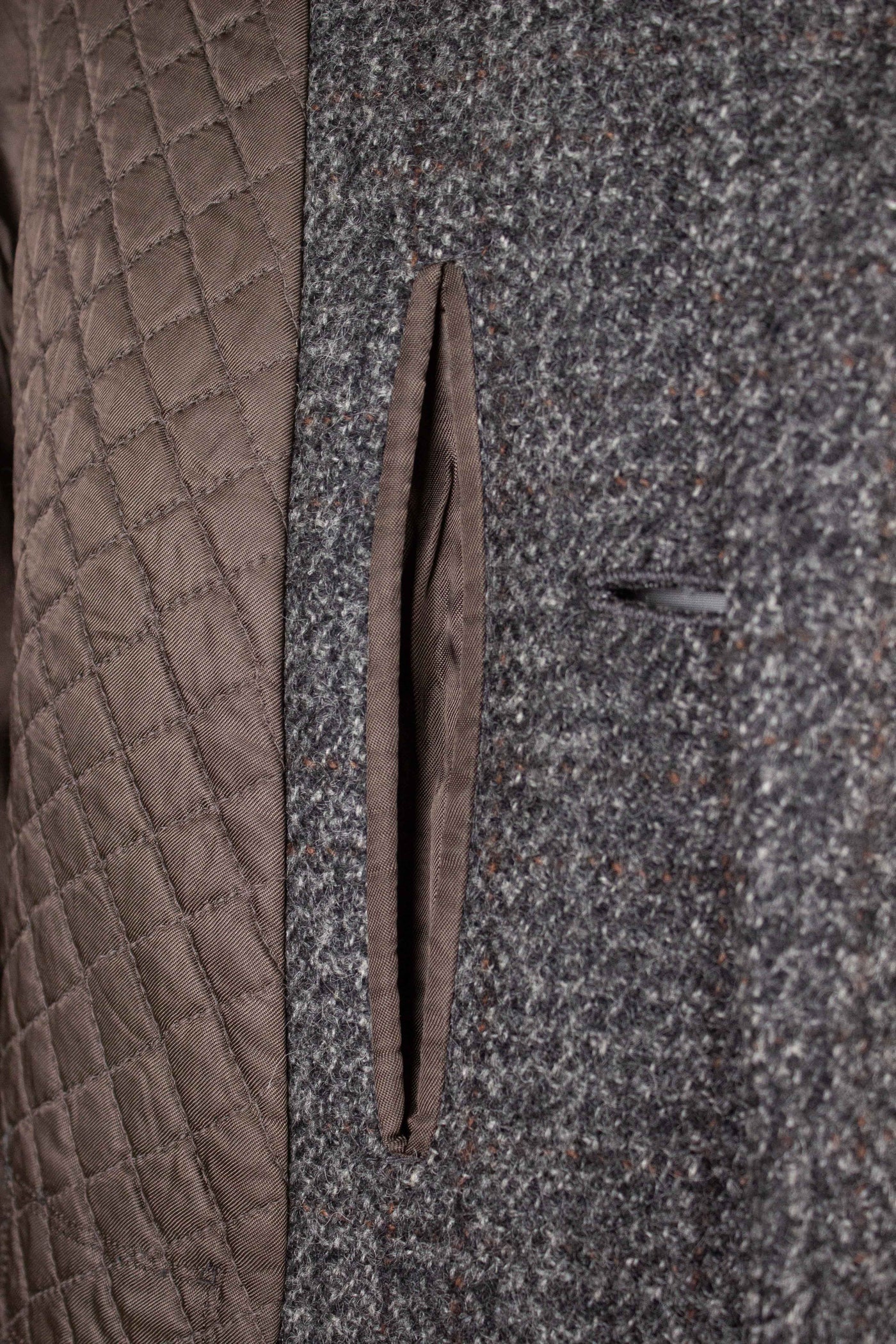 SWEDISH 1960S MID GREY SINGLE BREASTED TWEED RAGLAN OVERCOAT BY ELSON. SIZE CA EU 46-48