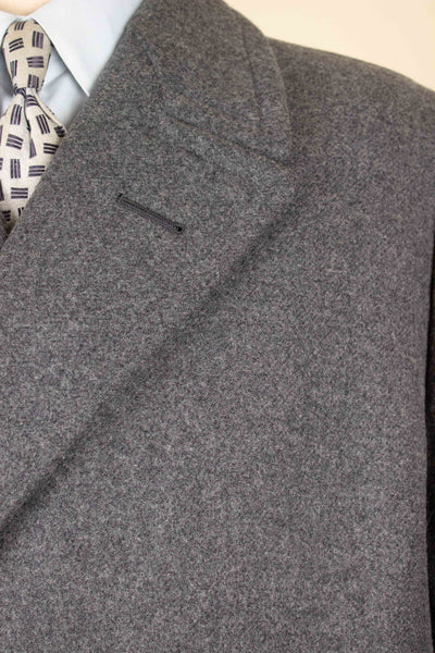 1940S/1950S MID GREY SHORT DOUBLE BREASTED OVERCOAT. SIZE CA EU 54