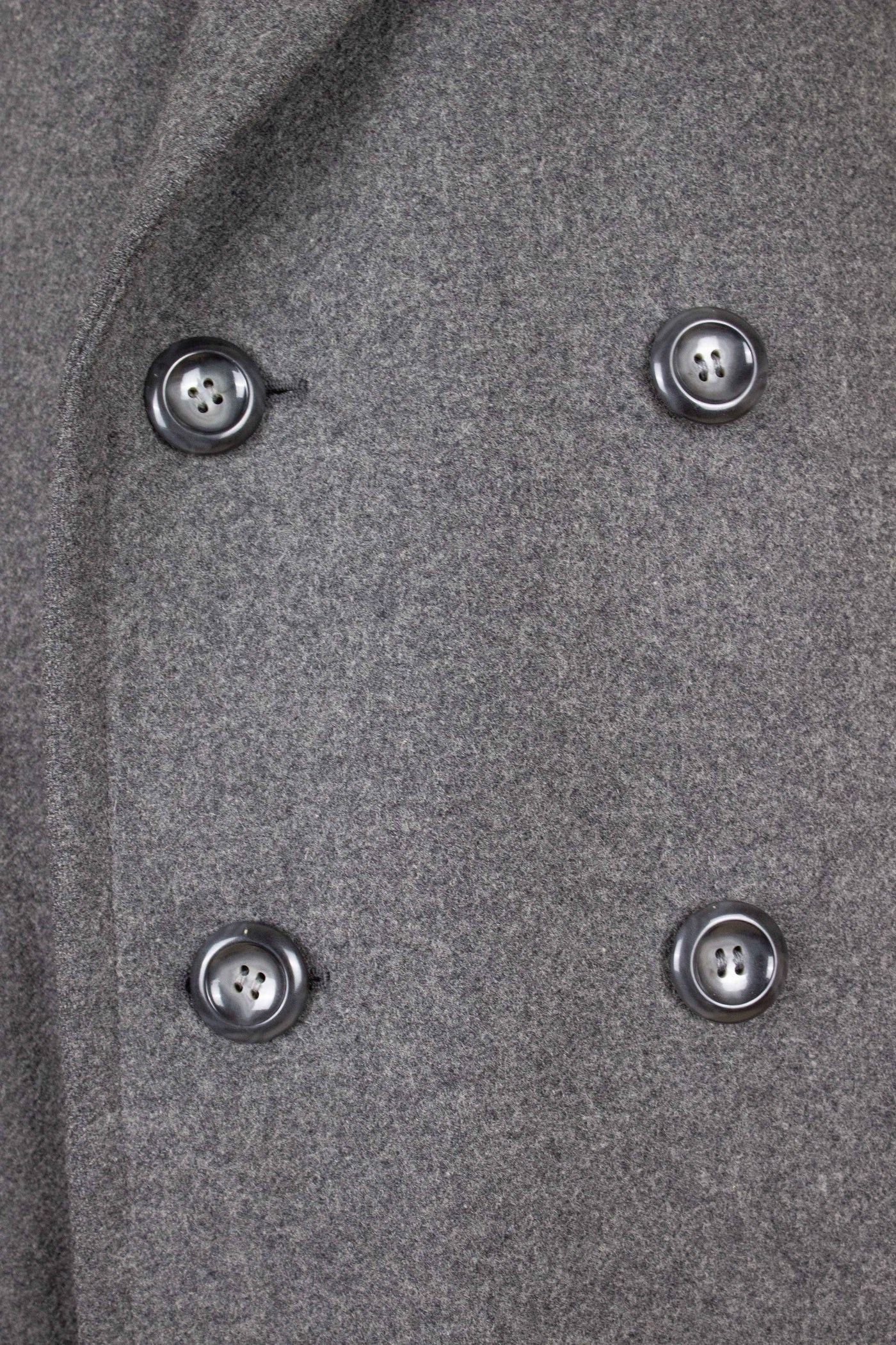 1940S/1950S MID GREY SHORT DOUBLE BREASTED OVERCOAT. SIZE CA EU 54