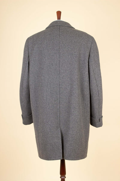 1940S/1950S MID GREY SHORT DOUBLE BREASTED OVERCOAT. SIZE CA EU 54