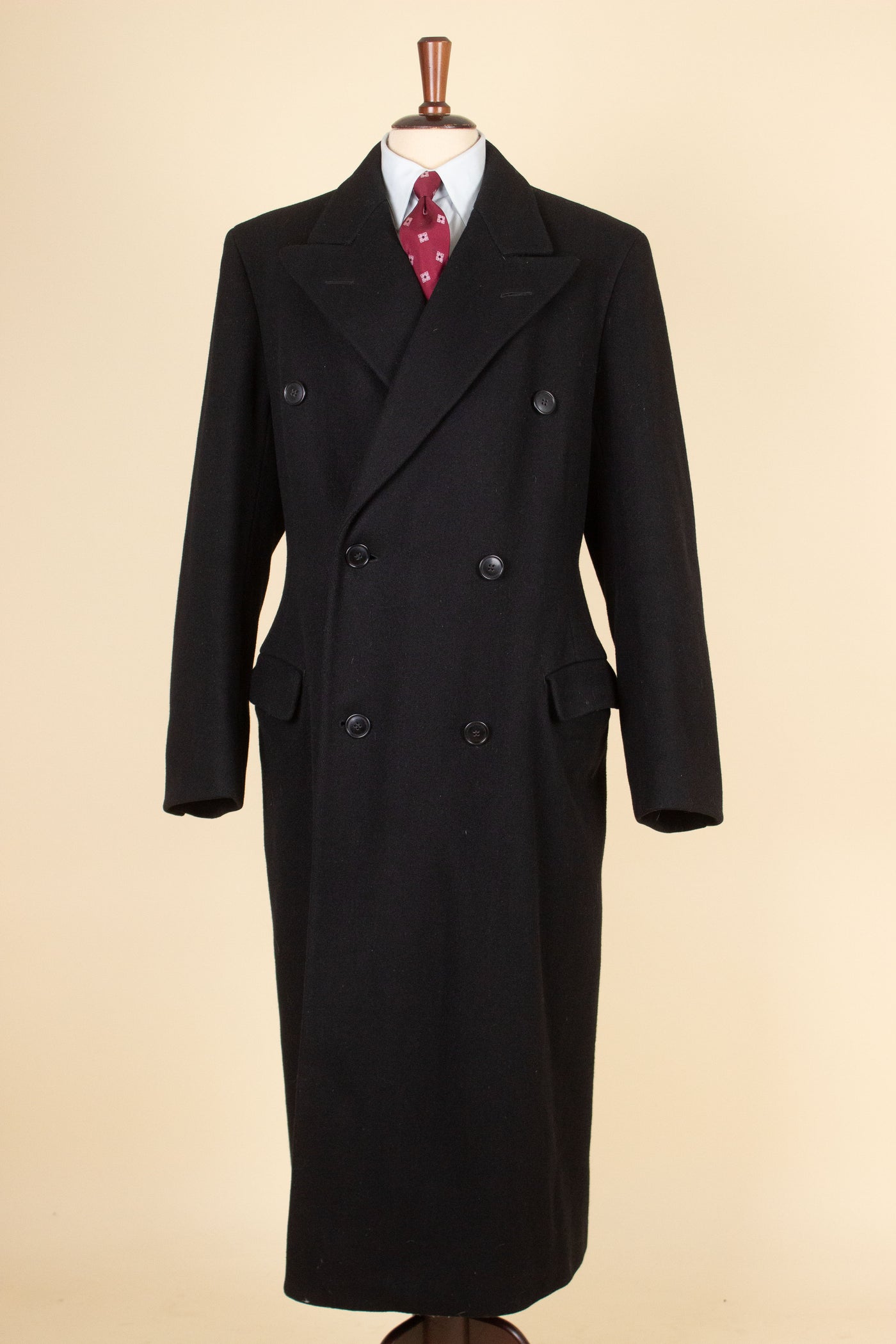 SWEDISH 1930S BLACK DOUBLE BREASTED HEAVYWEIGHT OVERCOAT BY TIGER. SIZE CA EU 46-48