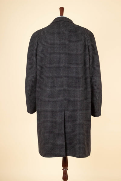 SWEDISH 1950S/1960S DARK GREY CHECKERED RAGLAN OVERCOAT BY DRESS. SIZE CA EU 48