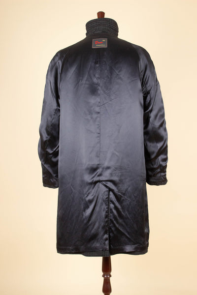 SWEDISH 1950S/1960S DARK GREY CHECKERED RAGLAN OVERCOAT BY DRESS. SIZE CA EU 48