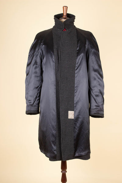 SWEDISH 1950S/1960S DARK GREY CHECKERED RAGLAN OVERCOAT BY DRESS. SIZE CA EU 48