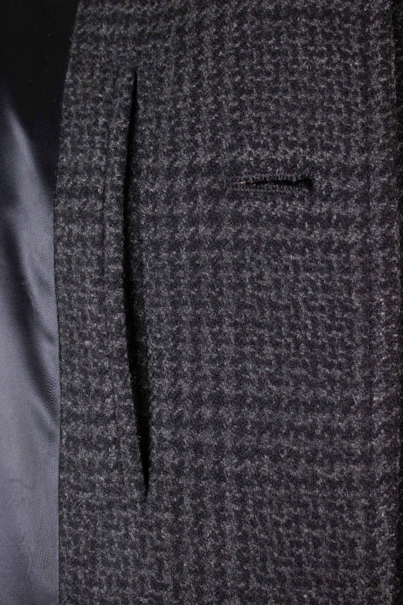 SWEDISH 1950S/1960S DARK GREY CHECKERED RAGLAN OVERCOAT BY DRESS. SIZE CA EU 48