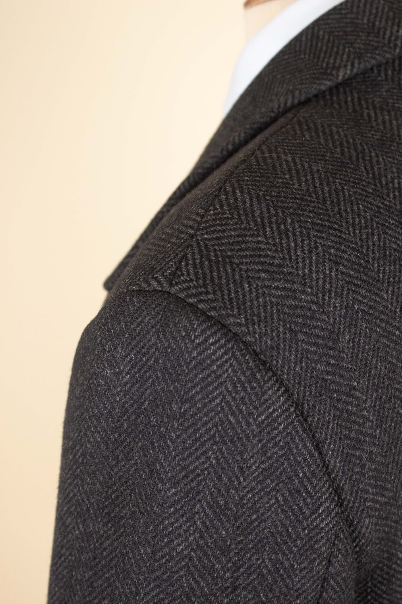 SWEDISH 1940S GREY HERRINGBONE DOUBLE BREASTED HEAVYWEIGHT COAT BY JUNEX. SIZE CA EU 48-50