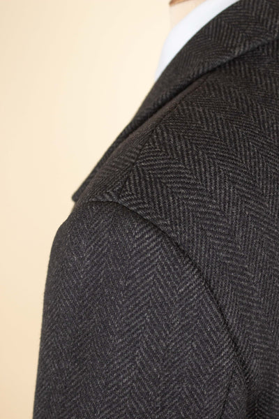 SWEDISH 1940S GREY HERRINGBONE DOUBLE BREASTED HEAVYWEIGHT COAT BY JUNEX. SIZE CA EU 48-50