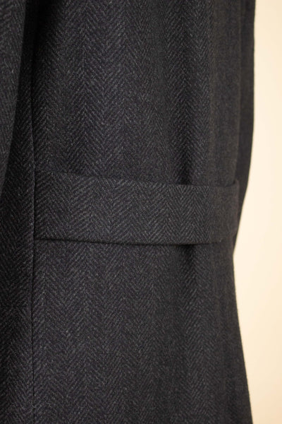 SWEDISH 1940S GREY HERRINGBONE DOUBLE BREASTED HEAVYWEIGHT COAT BY JUNEX. SIZE CA EU 48-50
