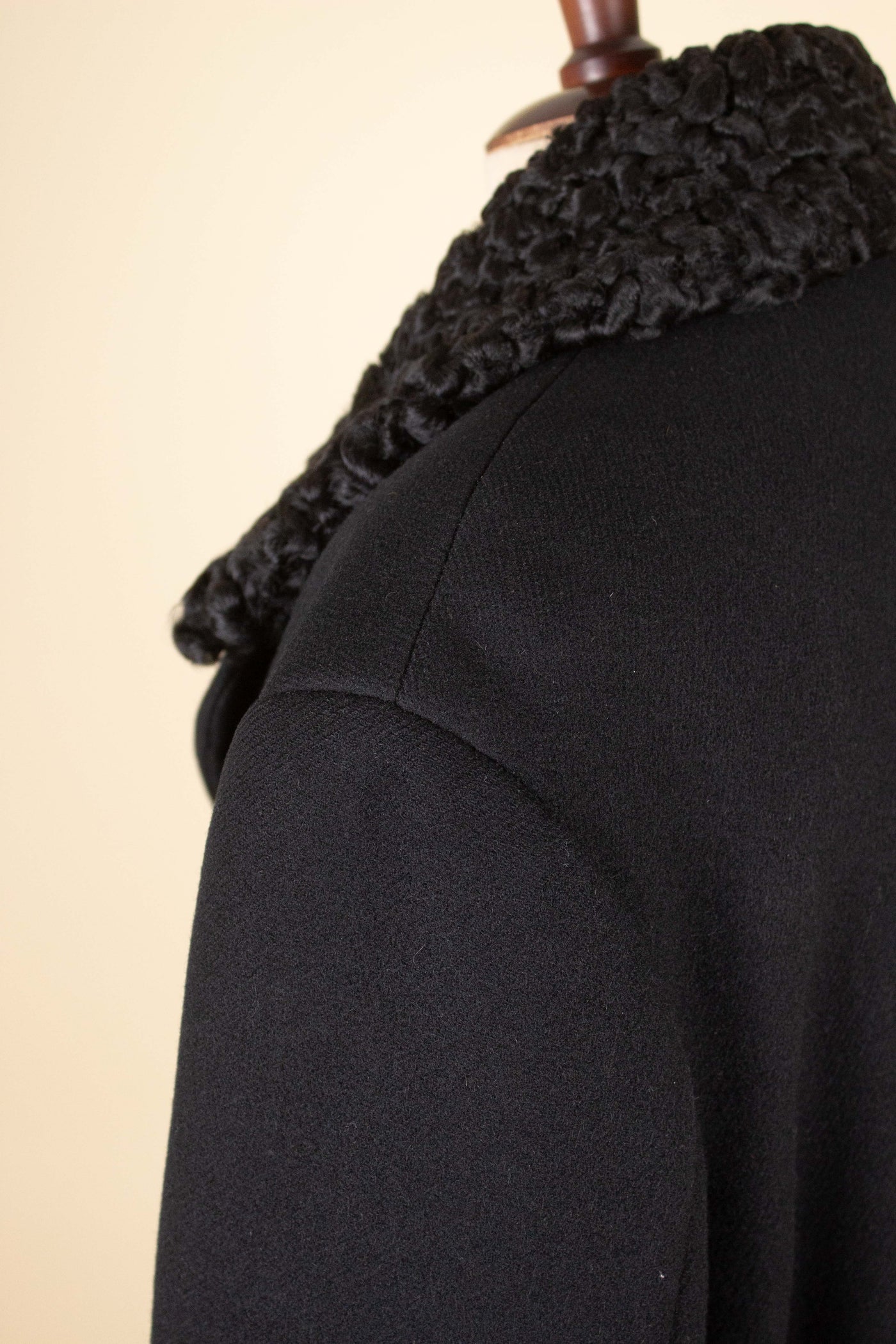 SWEDISH 1940S BLACK PERSIAN COLLAR DOUBLE BREASTED COAT. SIZE CA EU 52