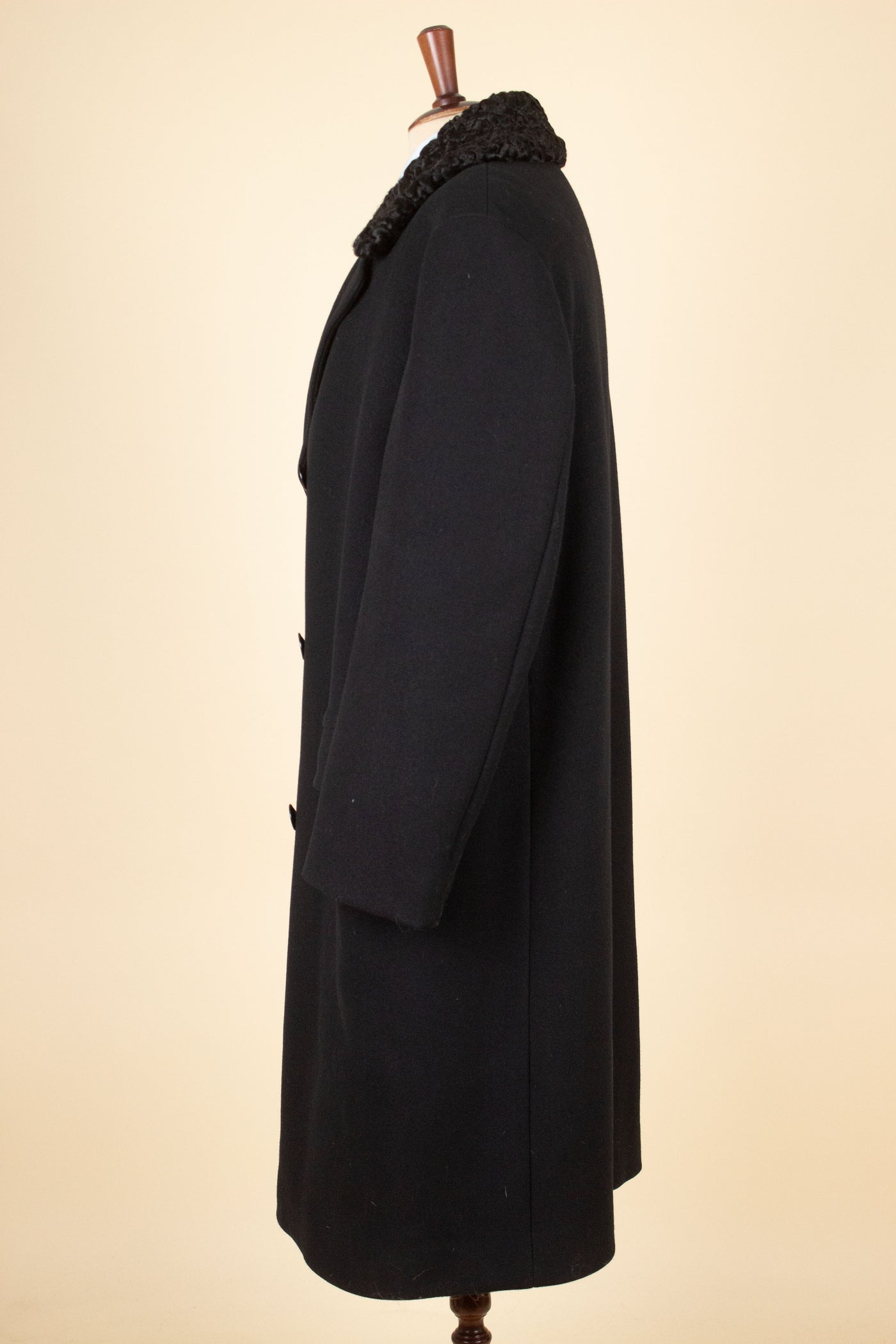 SWEDISH 1940S BLACK PERSIAN COLLAR DOUBLE BREASTED COAT. SIZE CA EU 52