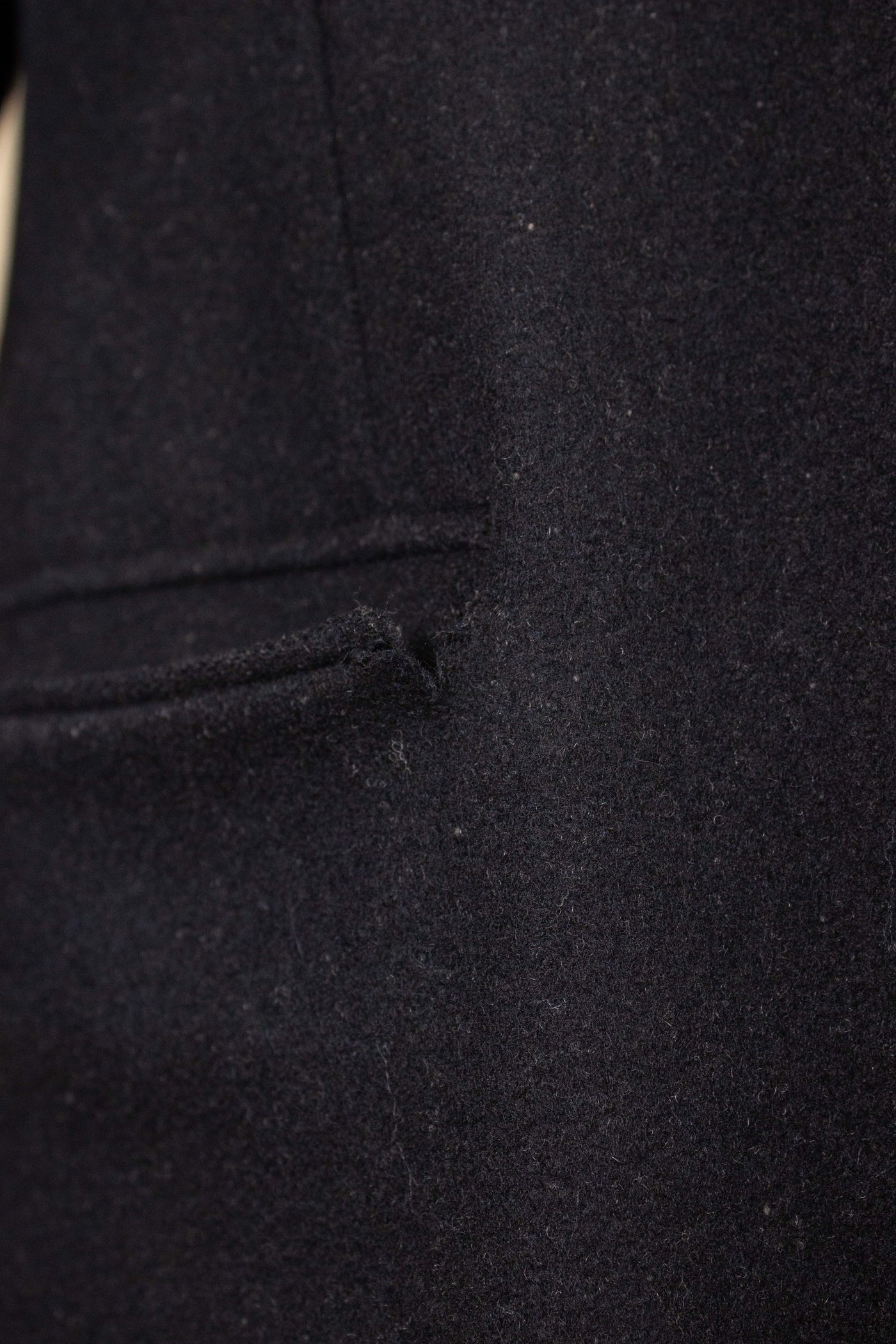 1940S SWEDISH BLACK SINGLE BREASTED OVERCOAT BY UNKNOWN MAKER. SIZE CA EU 52-54