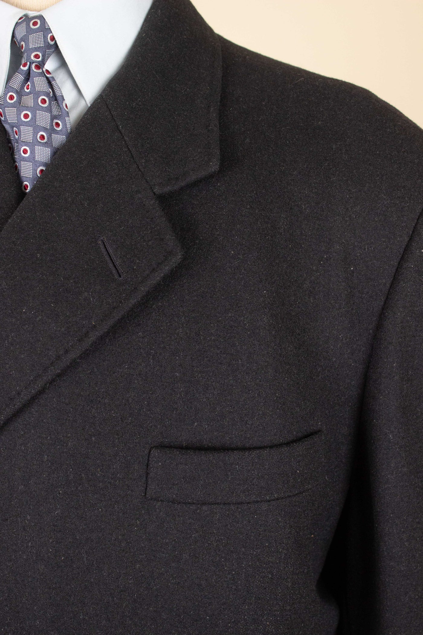 1940S SWEDISH BLACK SINGLE BREASTED OVERCOAT BY UNKNOWN MAKER. SIZE CA EU 52-54