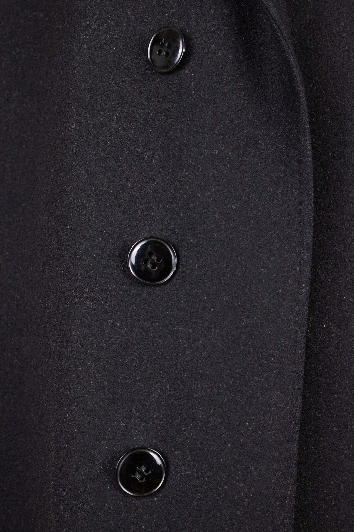 1940S SWEDISH BLACK SINGLE BREASTED OVERCOAT BY UNKNOWN MAKER. SIZE CA EU 52-54