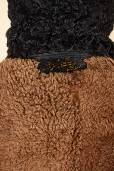 SWEDISH 1920S/1930 BLACK DOUBLE BREASTED OVERCOAT WITH FUR LINING BY PUB. SIZE CA EU 50