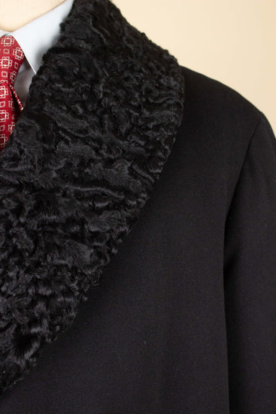SWEDISH 1920S/1930 BLACK DOUBLE BREASTED OVERCOAT WITH FUR LINING BY PUB. SIZE CA EU 50