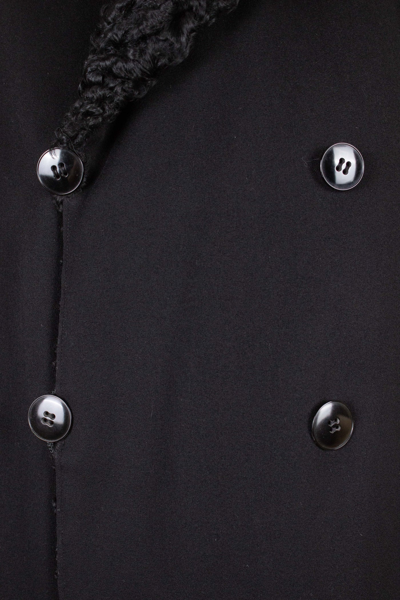 SWEDISH 1920S/1930 BLACK DOUBLE BREASTED OVERCOAT WITH FUR LINING BY PUB. SIZE CA EU 50