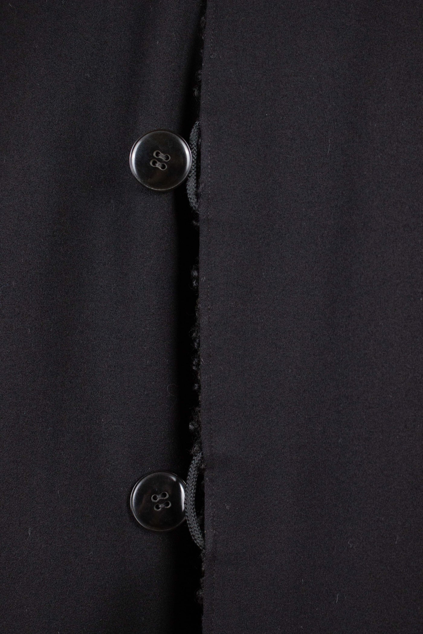 SWEDISH 1920S/1930 BLACK DOUBLE BREASTED OVERCOAT WITH FUR LINING BY PUB. SIZE CA EU 50