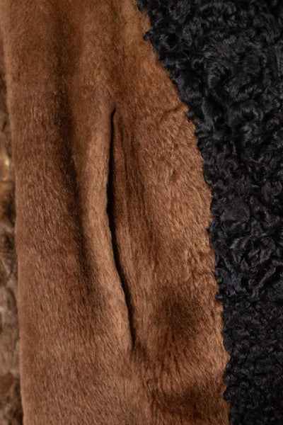 SWEDISH 1920S/1930 BLACK DOUBLE BREASTED OVERCOAT WITH FUR LINING BY PUB. SIZE CA EU 50
