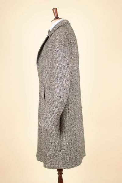SWEDISH 1950S GREY MINGLED SINGLE BREASTED RAGLAN TWEED COAT. SIZE CA EU 50