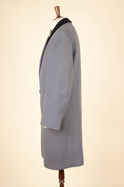 SWEDISH 1950S/1960S LIGHT GREY DOUBLE BREASTED COVERT COAT BY HOLLYWOOD. SIZE CA EU 46-48