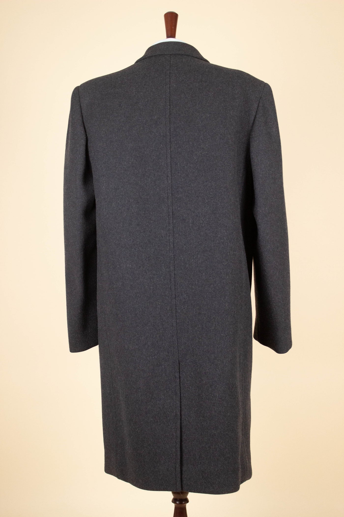 1930S/1940S SWEDISH GREY SINGLE BREASTED OVERCOAT BY RANG. SIZE CA EU 50