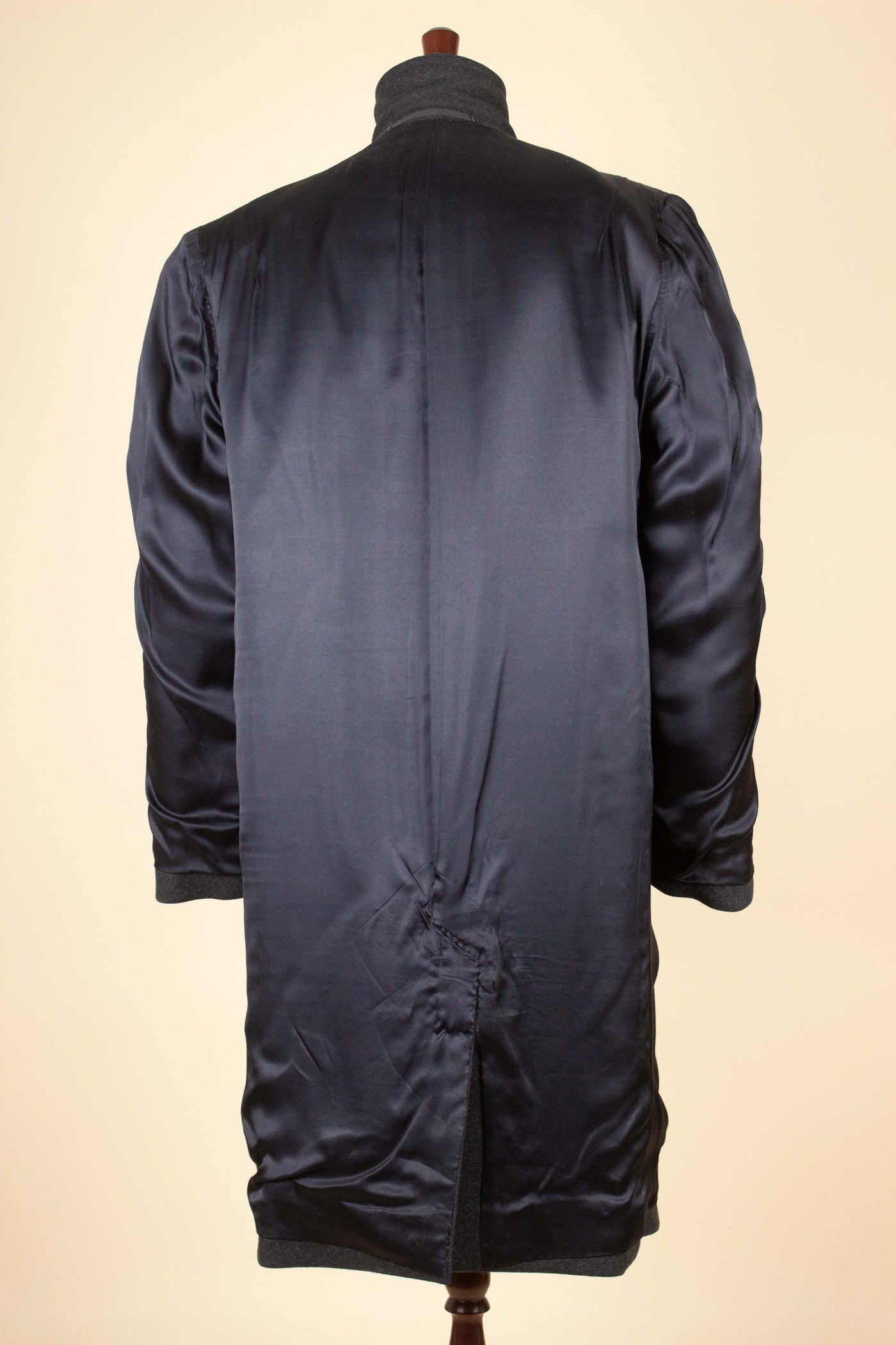 1930S/1940S SWEDISH GREY SINGLE BREASTED OVERCOAT BY RANG. SIZE CA EU 50
