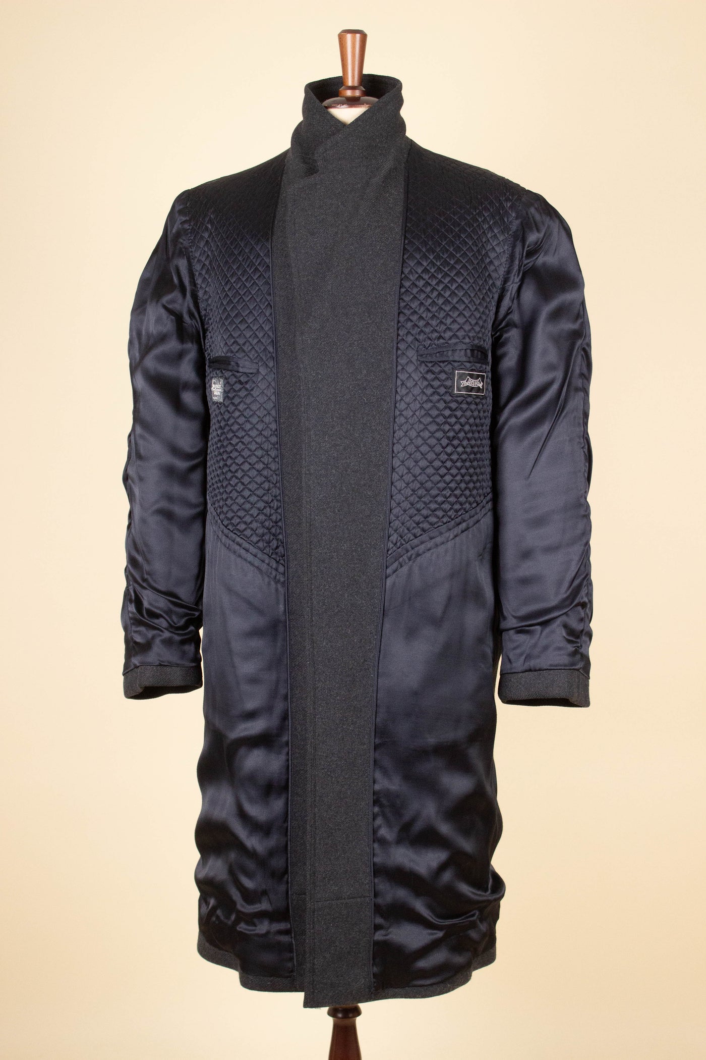 1930S/1940S SWEDISH GREY SINGLE BREASTED OVERCOAT BY RANG. SIZE CA EU 50