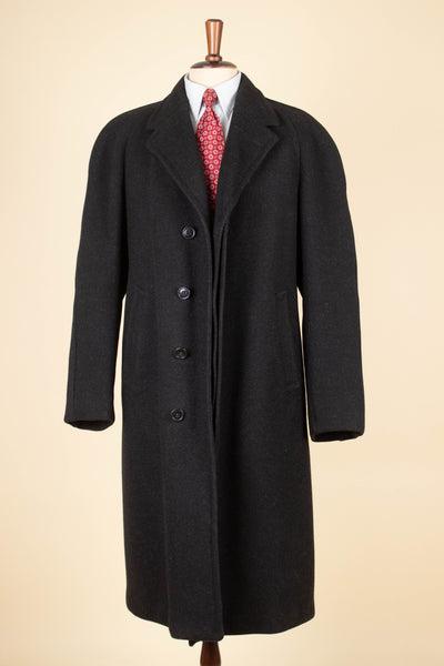 SWEDISH 1940S HEAVYWEIGHT DARK GREY RAGLAN OVERCOAT. SIZE CA EU 48