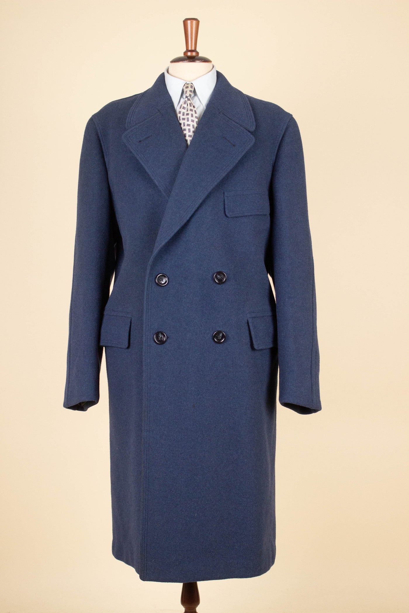 SWEDISH 1940S/1950S BLUE DOUBLE BREASTED OVERCOAT BY STANDARDS HÖRNA. SIZE CA EU  50