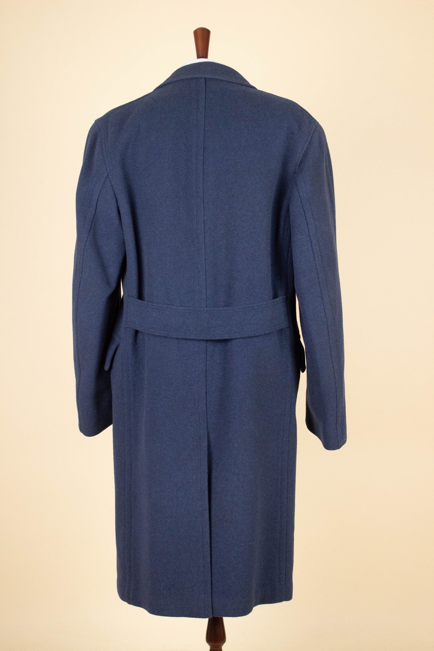 SWEDISH 1940S/1950S BLUE DOUBLE BREASTED OVERCOAT BY STANDARDS HÖRNA. SIZE CA EU  50