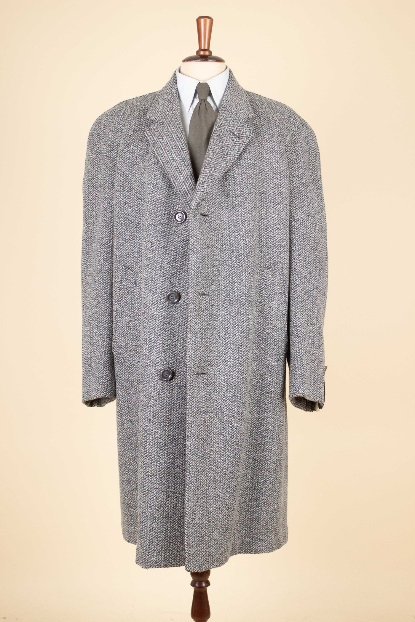SWEDISH 1950S SINGLE BREASTED RAGLAN DEADSTOCK TWEED COAT BY RYWI. SIZE CA EU 50