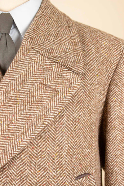 SWEDISH 1940S BROWN HERRINGBONE TWEED CARCOAT BY ÖRNKLÄDER. SIZE CA EU 50