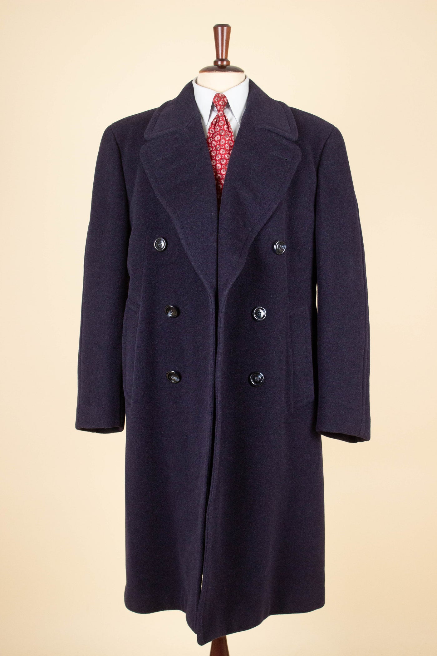SWEDISH 1940S DARK BLUE DOUBLE BREASTED OVERCOAT BY JUNEX. SIZE CA EU 48
