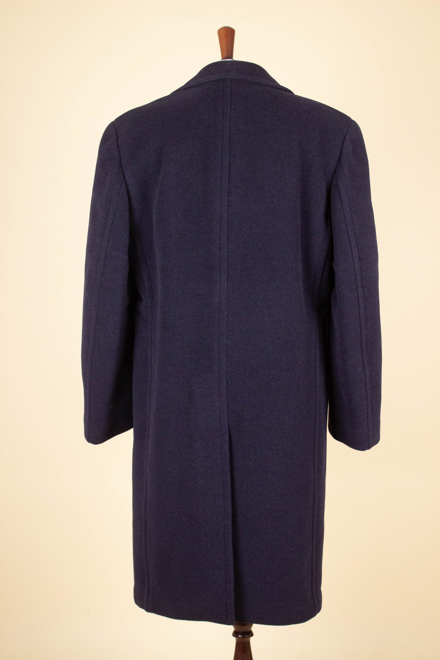 SWEDISH 1940S DARK BLUE DOUBLE BREASTED OVERCOAT BY JUNEX. SIZE CA EU 48