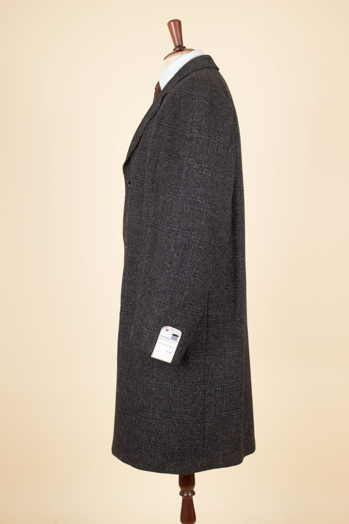 SWEDISH 1960S GREY CHECKERED DEADSTOCK RAGLAN OVERCOAT BY SIR. SIZE CA EU 48-50
