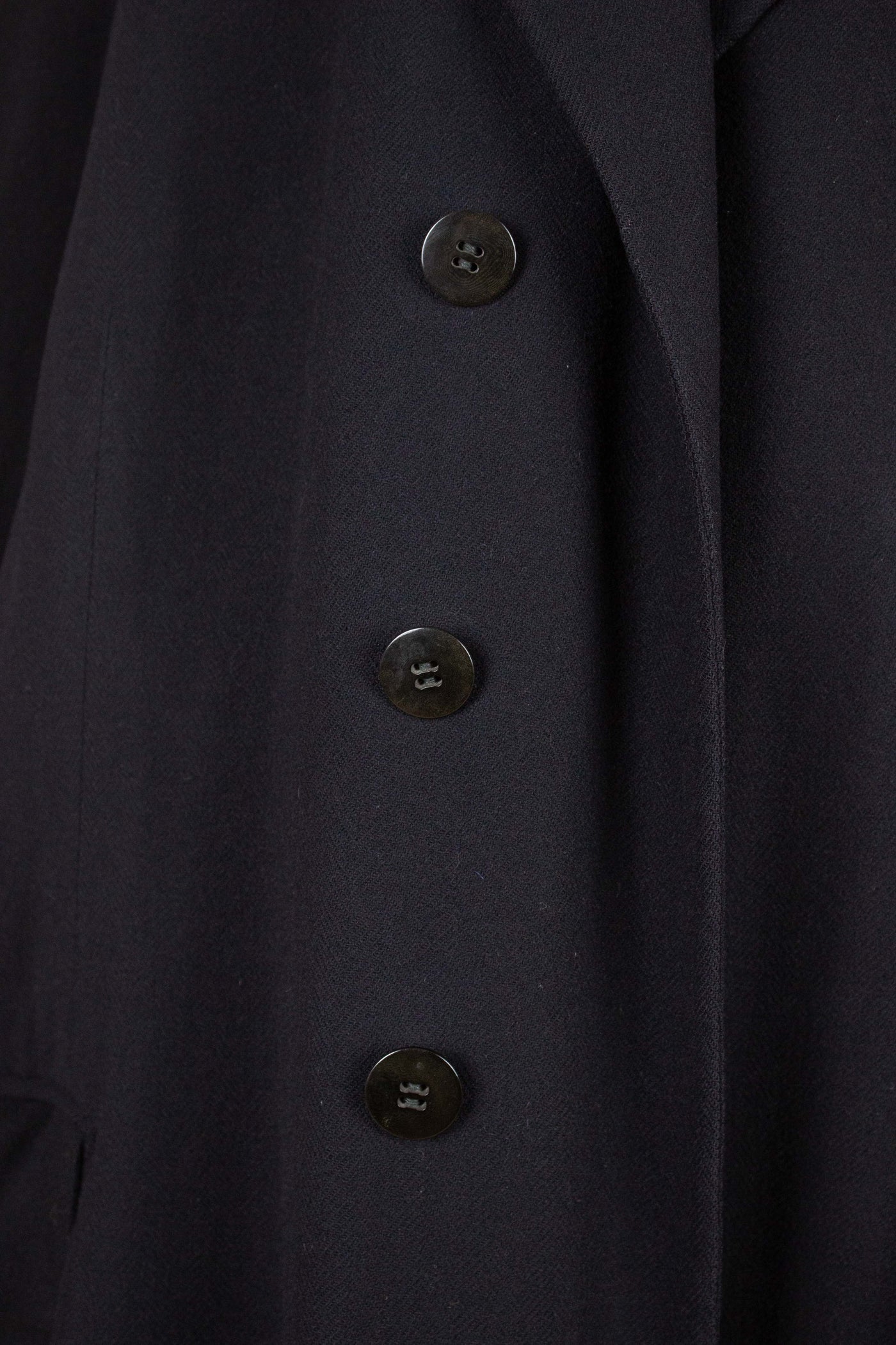 SWEDISH 1950 BESPOKE BLACK SINGLE BREASTED OVERCOAT BY NILSSON & LINDMAN. SIZE CA EU 54