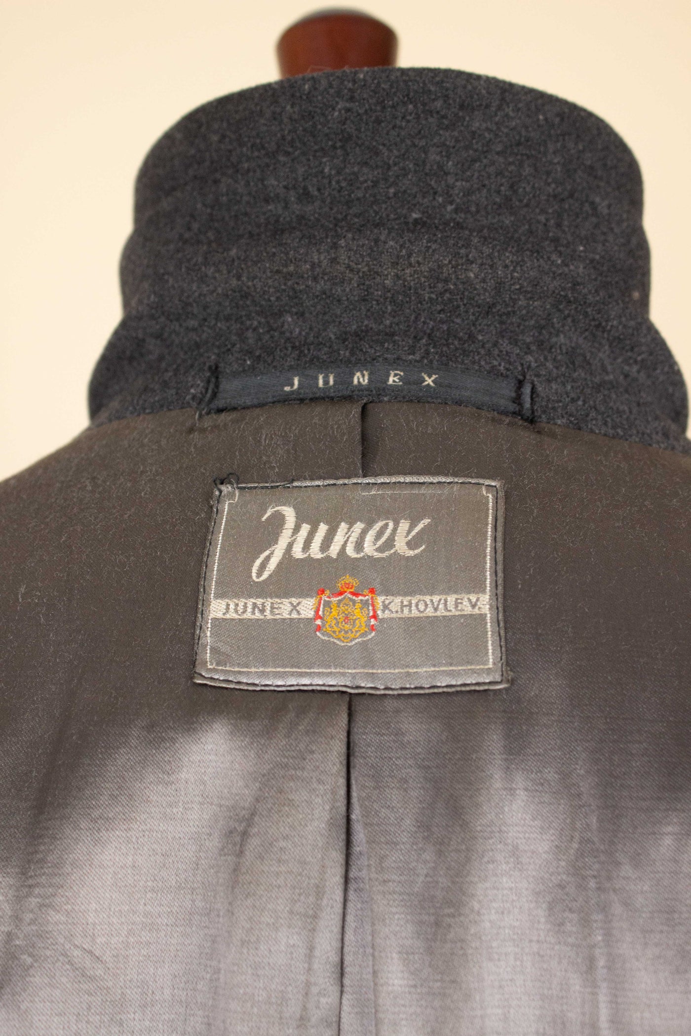 SWEDISH 1940S GREY DOUBLE BREASTED OVERCOAT BY JUNEX. SIZE CA EU 50