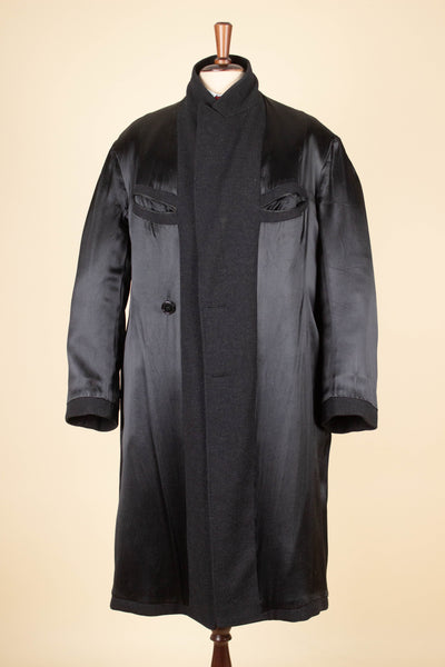 SWEDISH BESPOKE 1958 DARK GREY DOUBLE BREASTED OVERCOAT BY HÖGDAHLS. SIZE CA EU 48