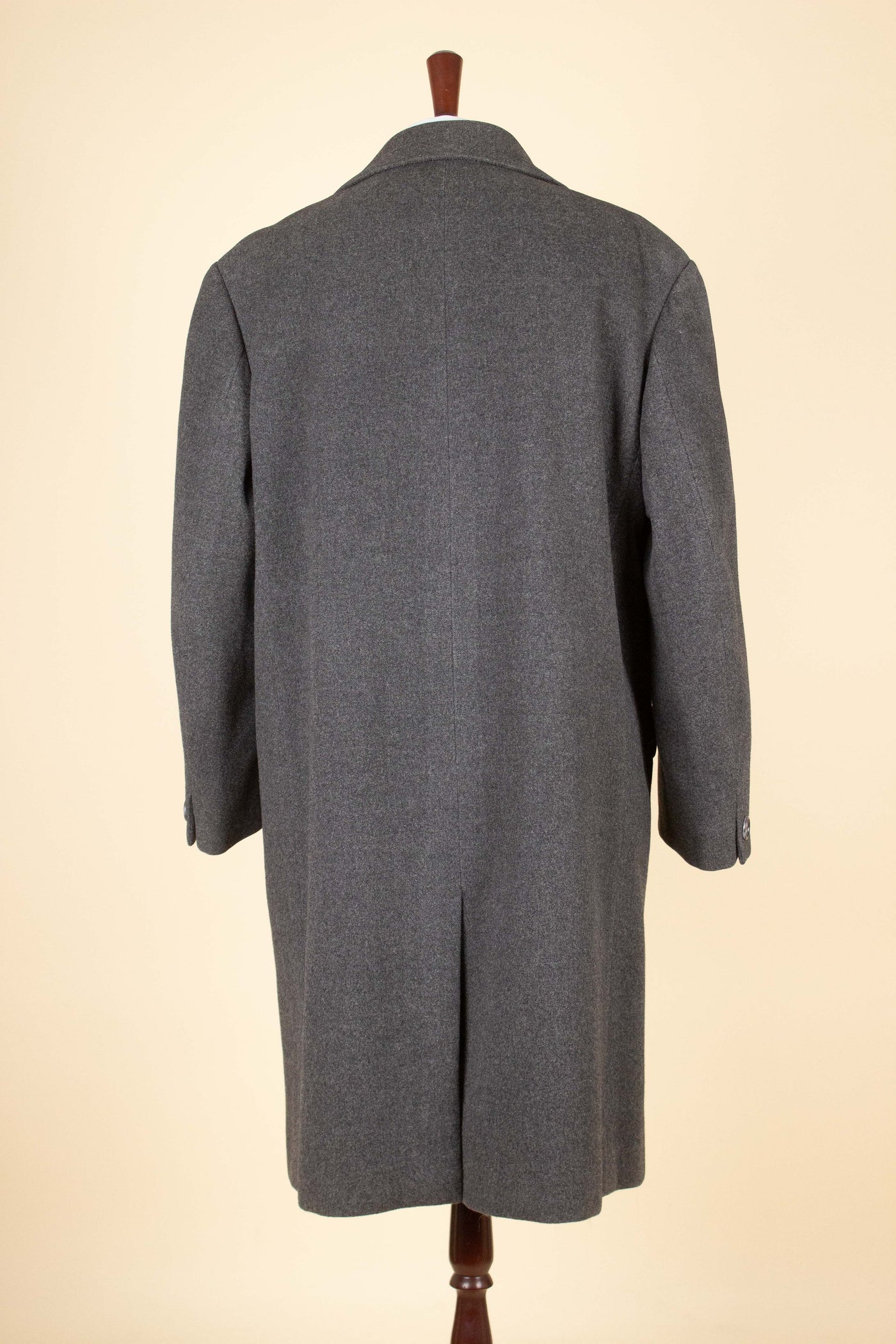 SWEDISH BESPOKE 1955 GREY DOUBLE BREASTED OVERCOAT BY OHLSSONS. SIZE CA EU 48-50