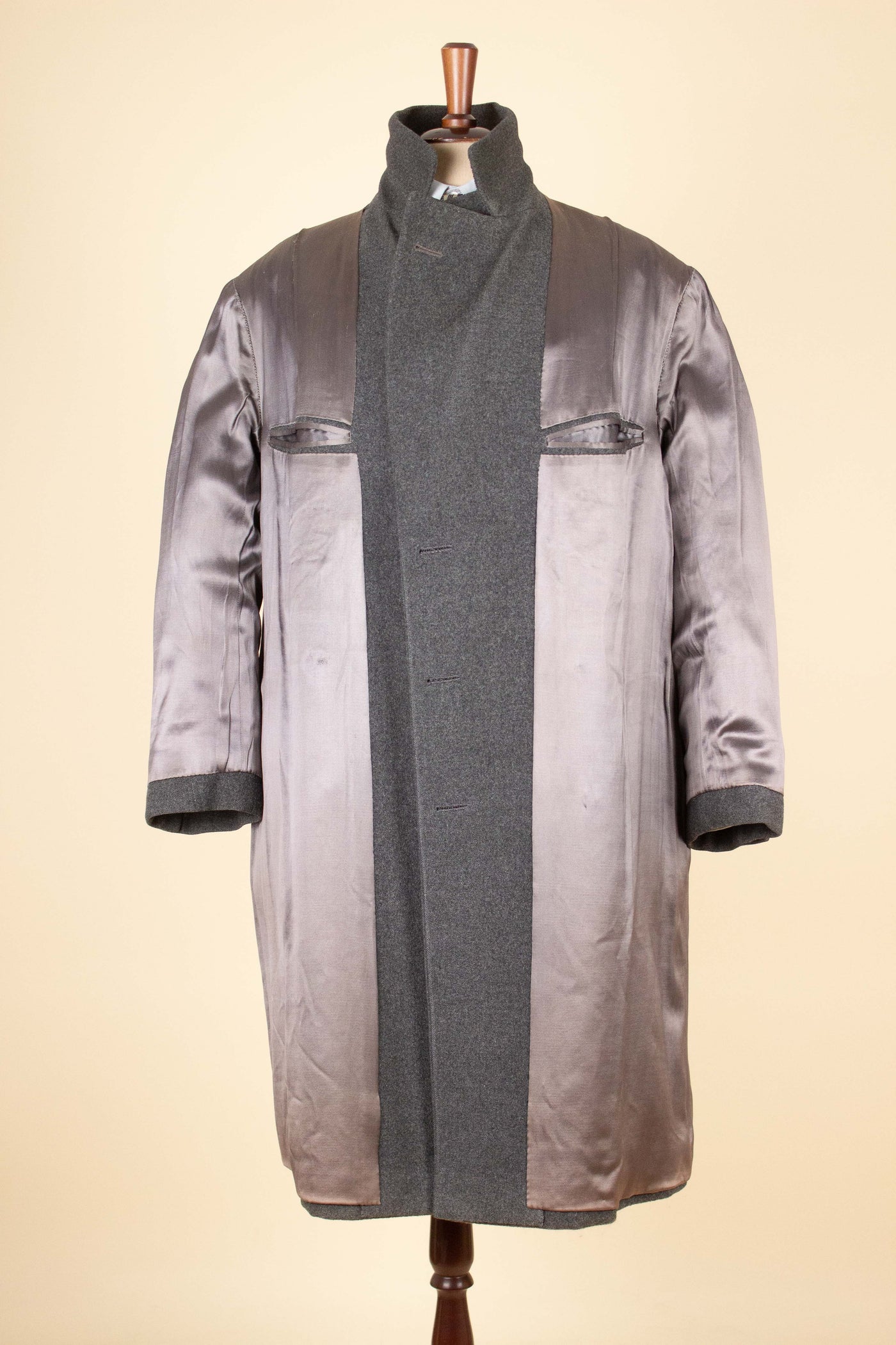 SWEDISH BESPOKE 1955 GREY DOUBLE BREASTED OVERCOAT BY OHLSSONS. SIZE CA EU 48-50