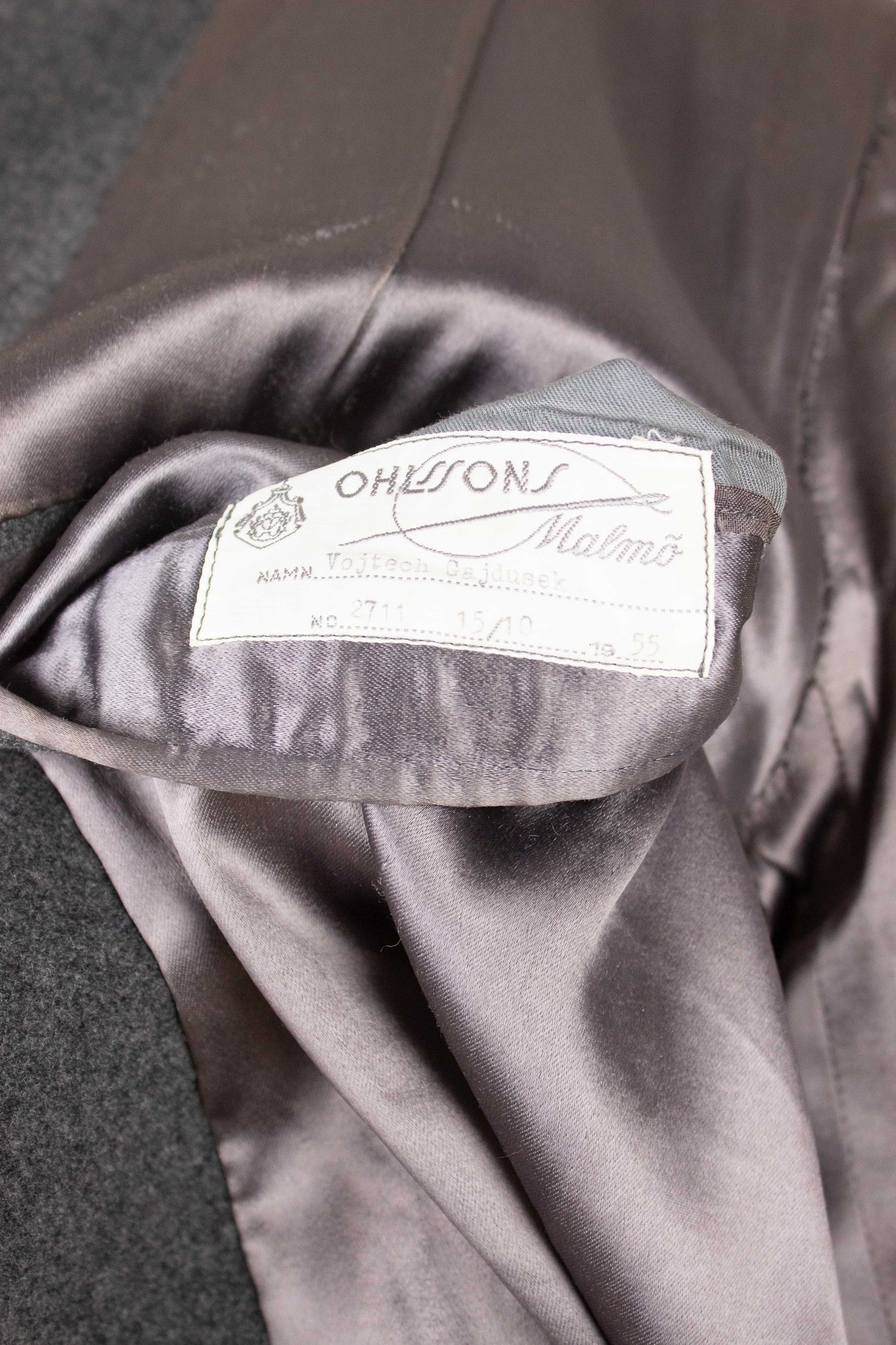 SWEDISH BESPOKE 1955 GREY DOUBLE BREASTED OVERCOAT BY OHLSSONS. SIZE CA EU 48-50