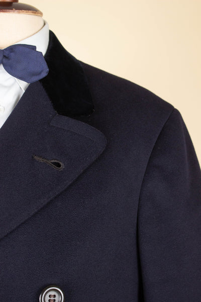 SWEDISH 1910S DARK BLUE DOUBLE BREASTED CHESTERFIELD COAT WITH VELVET COLLAR. SIZE CA EU 46-48 LONG